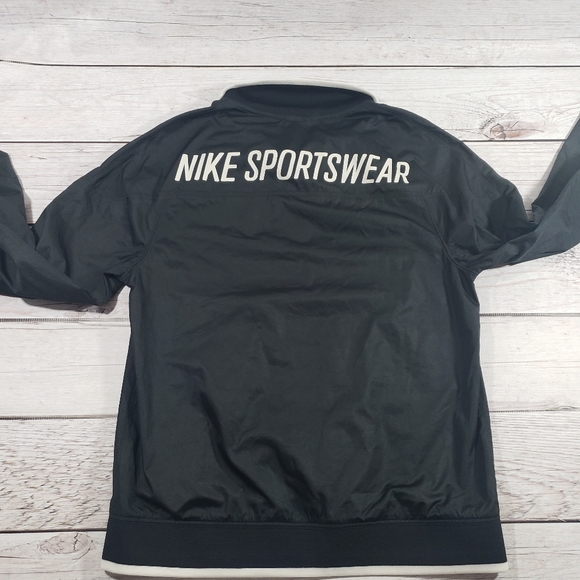 Nike black and white size xsmall womens jacket - Picture 5 of 7